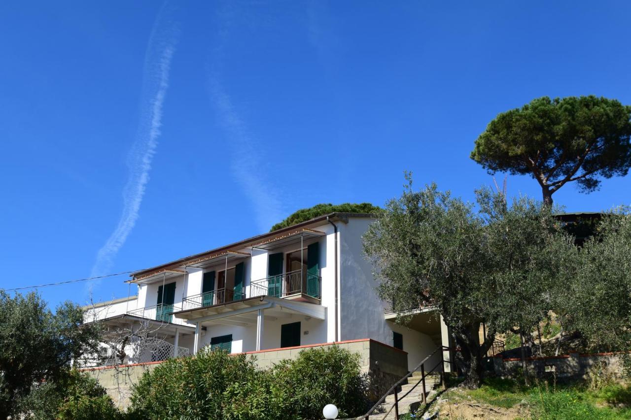 Appartamenti Cavoli - Vista Mare Con Terrazze, Clima E Posti Auto Spiaggia di Cavoli Exterior photo